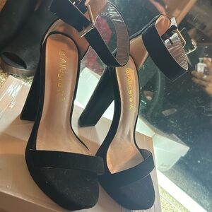 Heels brand new